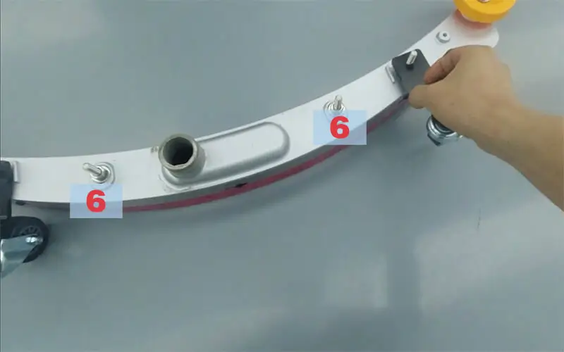 Common structure of the floor scrubber water suction unit, showing steps to replace the squeegee blades with marked positions 6.