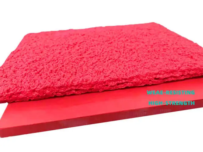 Comparison between uncured and cured ultra-wear-resistant natural rubber sheets from DEF Rubber, used as a crucial raw material for producing molded rubber products with superior abrasion and cut resistance.