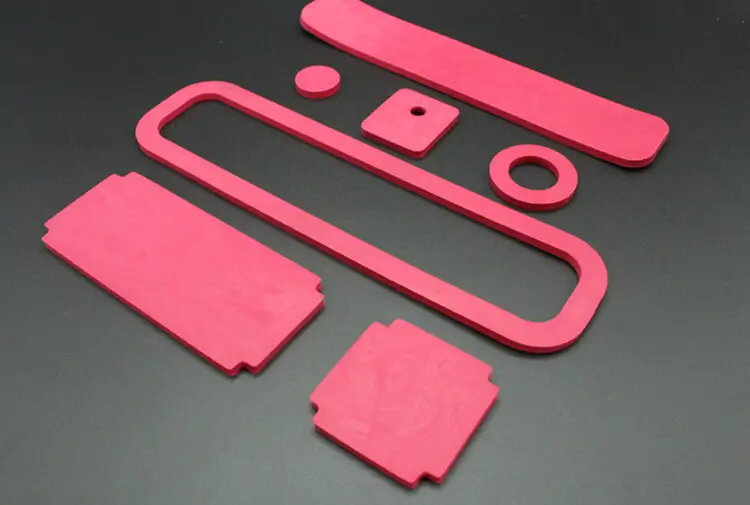 Different shapes of die-cut rubber products made from rubber sheets. DEF Rubber provides customized rubber cutting services, meeting clients' specifications with rich experience and a full-range production line.